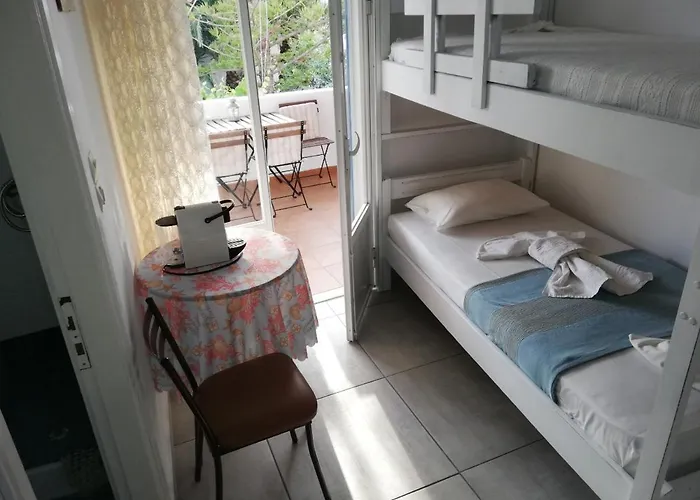 Apanemia 2 Gæstehus Kini