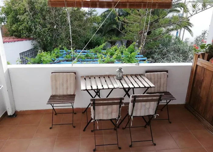 Apanemia 2 Gæstehus Kini