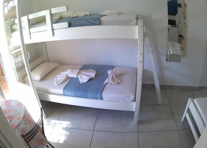 Apanemia 2 Gæstehus Kini