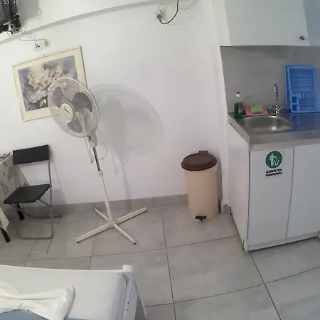 Apanemia 2 Guest house Kini
