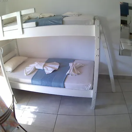 Apanemia 2 Guest house Kini