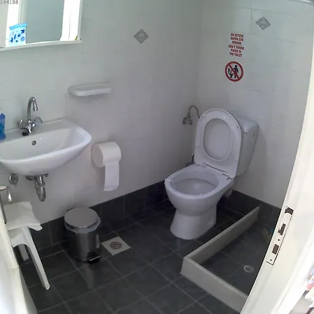 Apanemia 2 Guest house