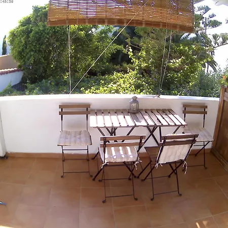 Guest house Apanemia 2 Kini