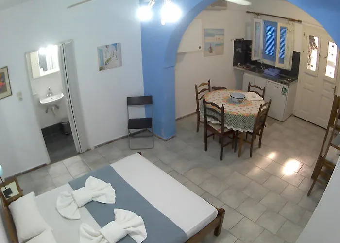 בית הארחה Apanemia 2 Kini